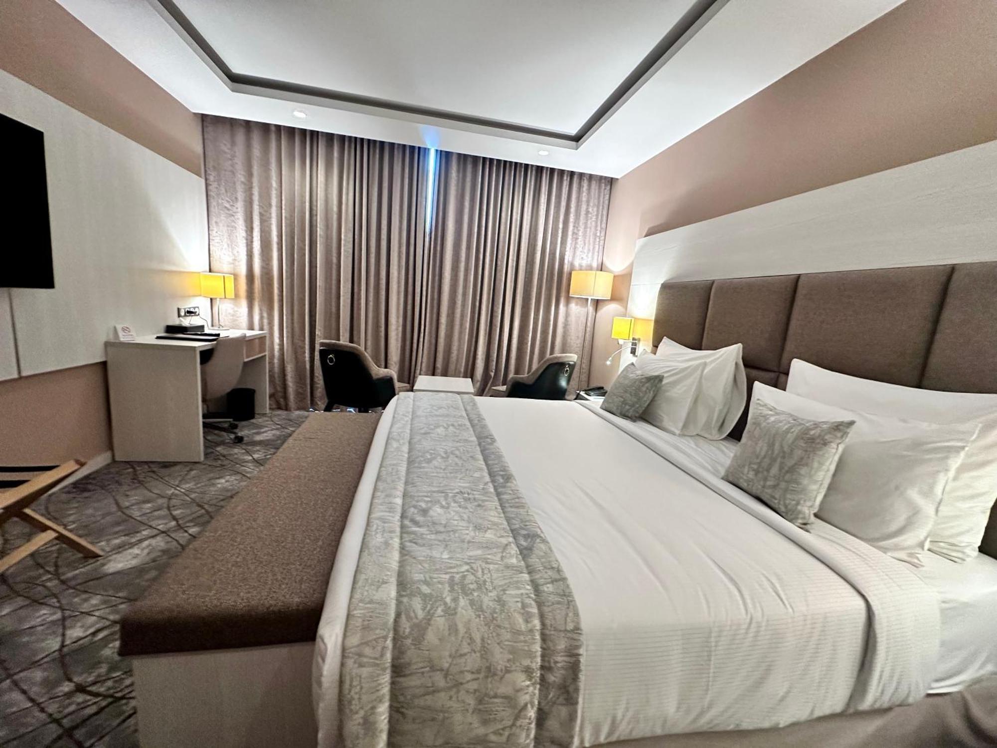 2H Hotel 오랑 외부 사진